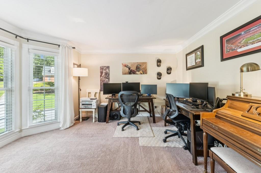 585 Emerald Parkway
