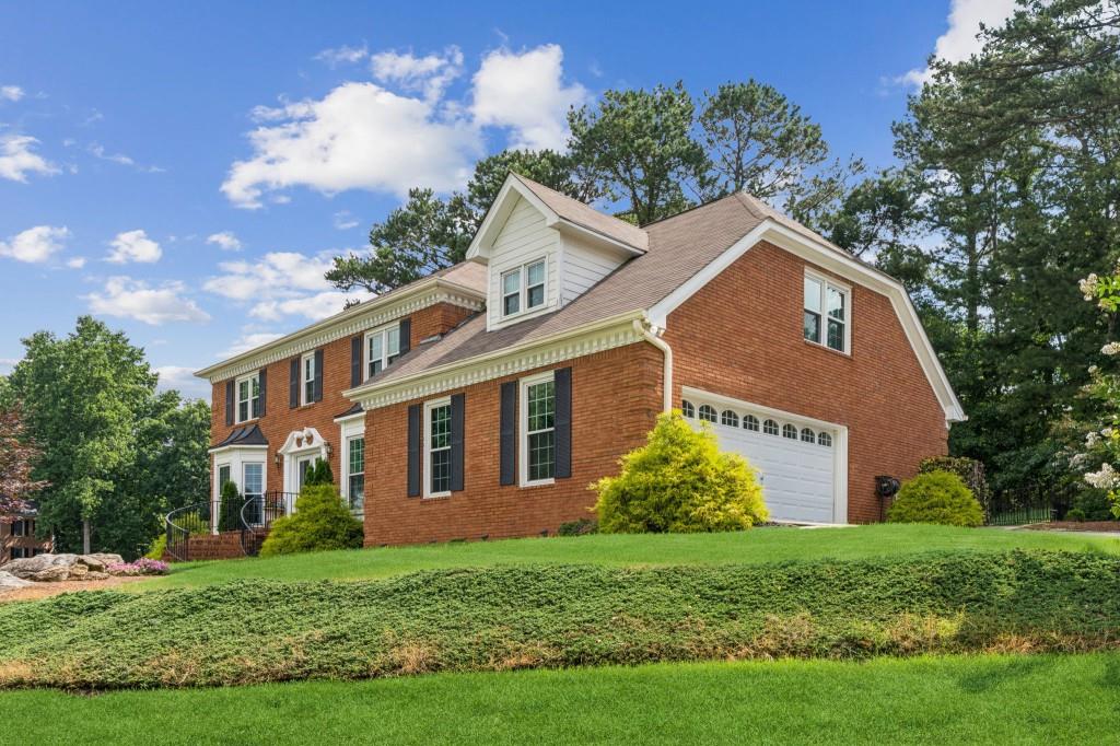 585 Emerald Parkway