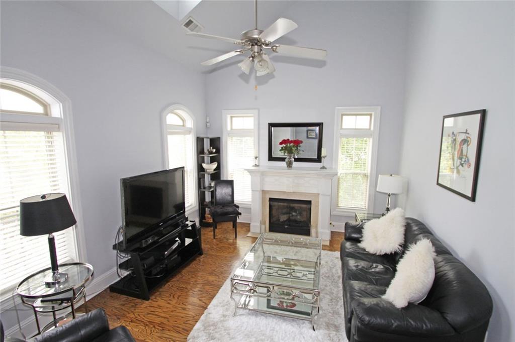 214 NW Le Gran Cove NW