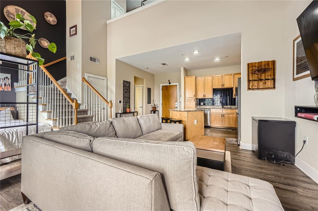 799 Hammond Drive 427