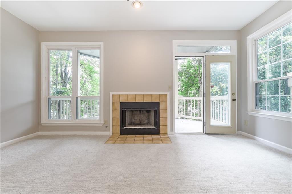 915 Mcgill Park Avenue NE