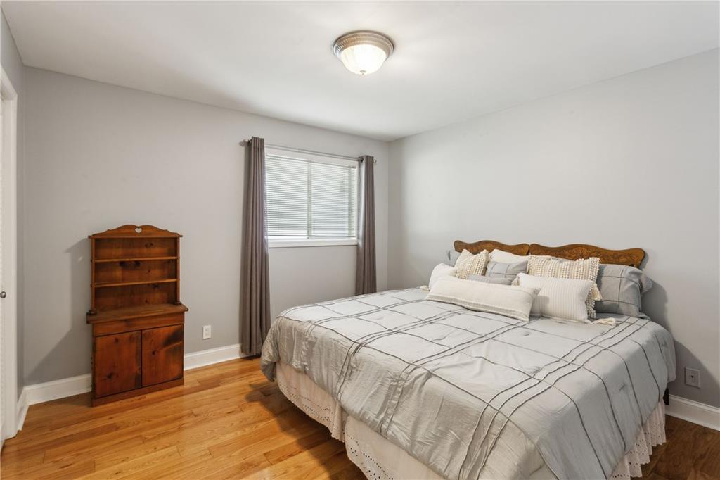 240 W Spalding Drive, Sandy Springs, Georgia image 21