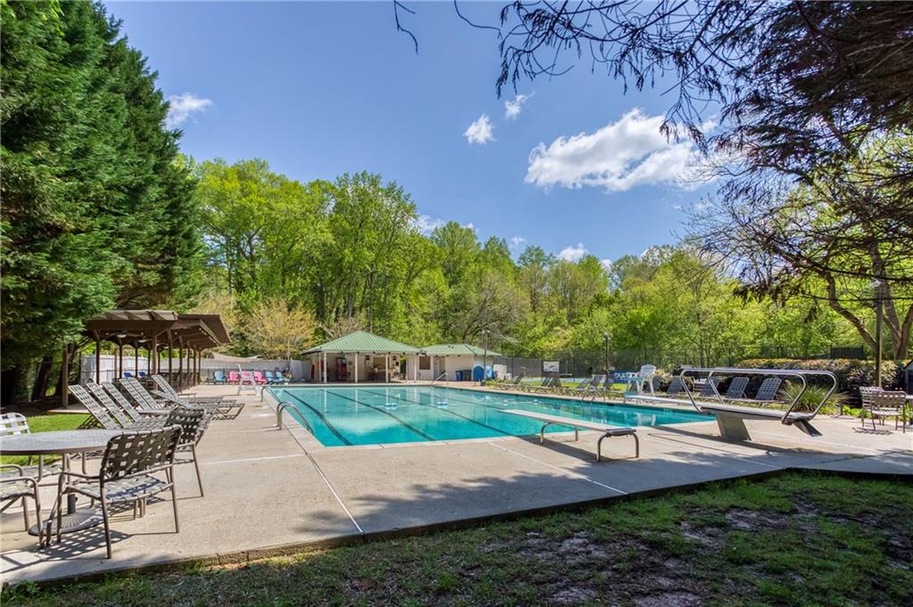 240 W Spalding Drive, Sandy Springs, Georgia image 32