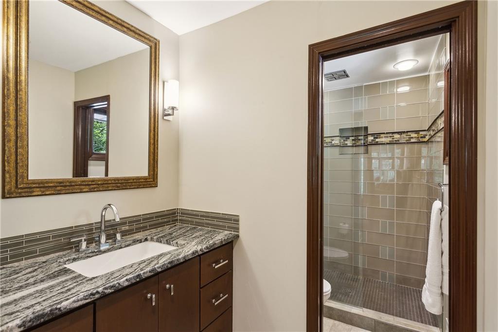 240 W Spalding Drive, Sandy Springs, Georgia image 19