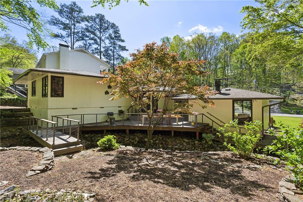 240 W Spalding Drive, Sandy Springs, Georgia image 28