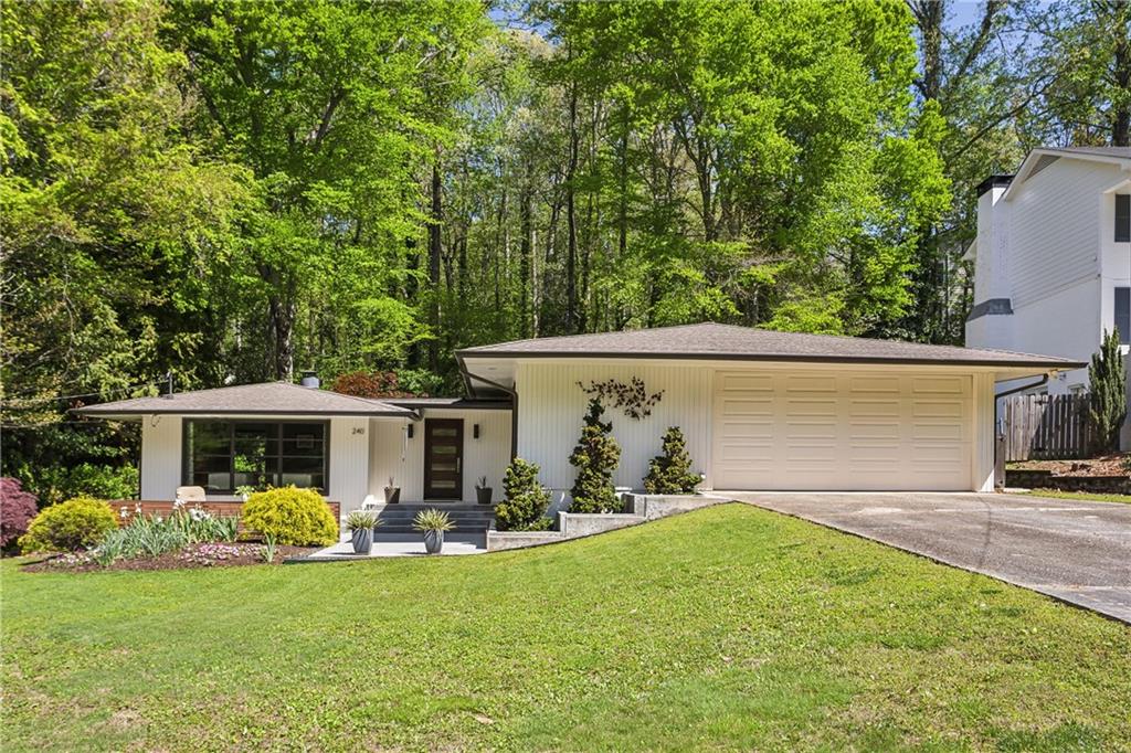 240 W Spalding Drive, Sandy Springs, Georgia image 1