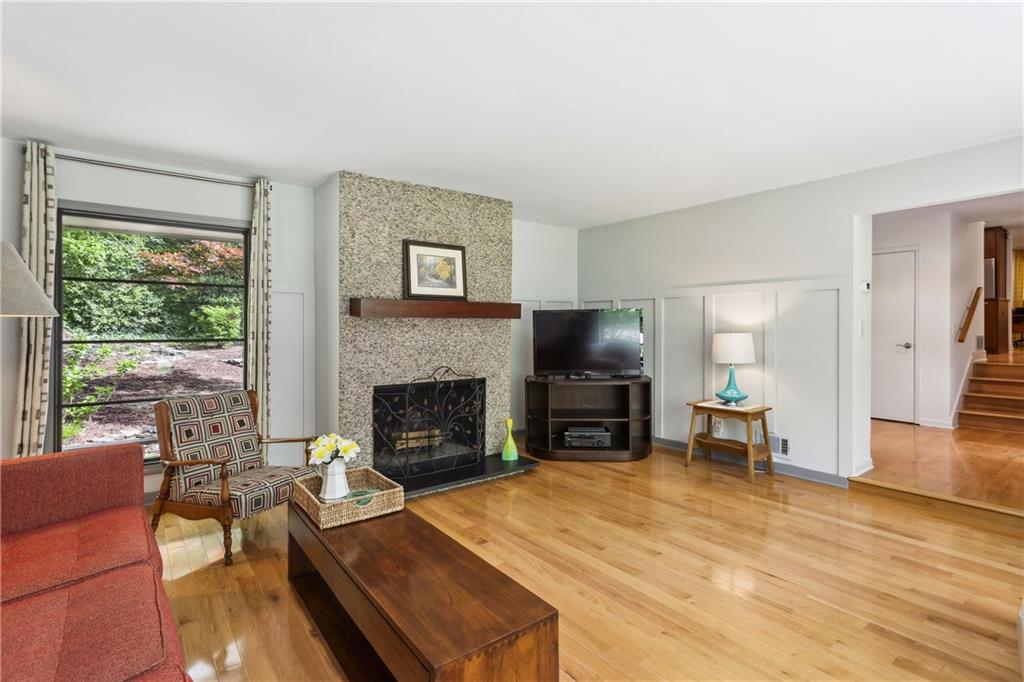 240 W Spalding Drive, Sandy Springs, Georgia image 15