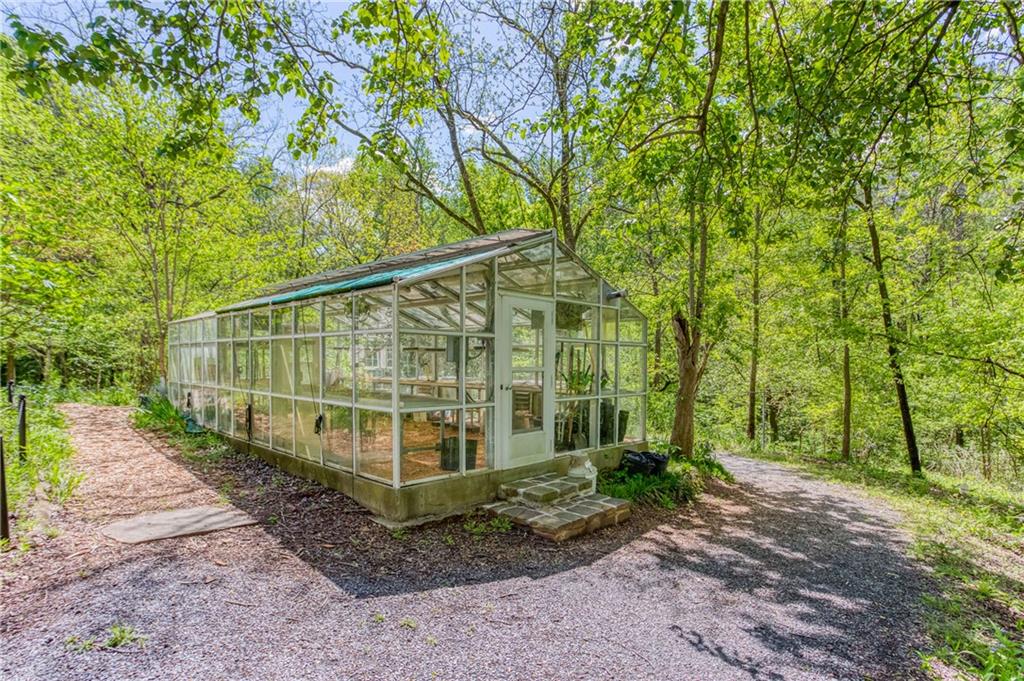 240 W Spalding Drive, Sandy Springs, Georgia image 40