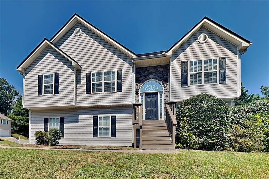 Charming 4 bed, 3 bath, 1,938 sqft home in Acworth! Open kitchen concept with updated counters and a spacious living room. Primary suite with attached bathroom. Spacious backyard, great for gatherings! Pets accepted on a case by case basis. Additional admin fees apply. The Fireplace is decorative. Schedule your showing today! This home is as-is.
This home may be located within a Homeowners Association (HOA) community. If so, residents will be responsible for adhering to all HOA rules and regulations. Please contact your agent or landlord's agent for more information.