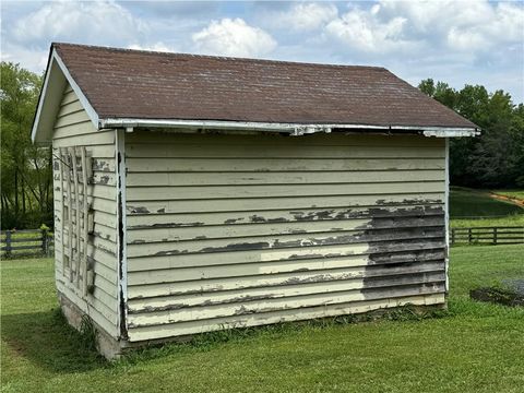 A home in Dawsonville