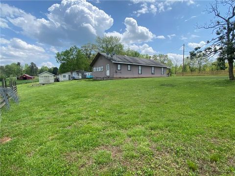 A home in Dawsonville