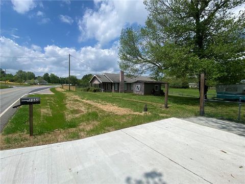 A home in Dawsonville