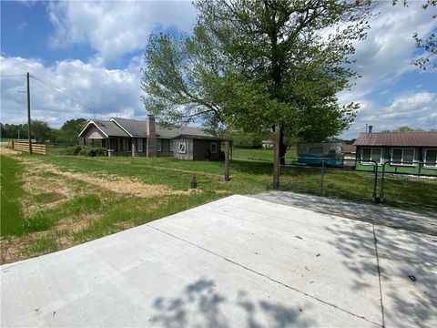 A home in Dawsonville