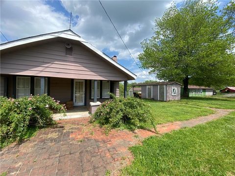 A home in Dawsonville