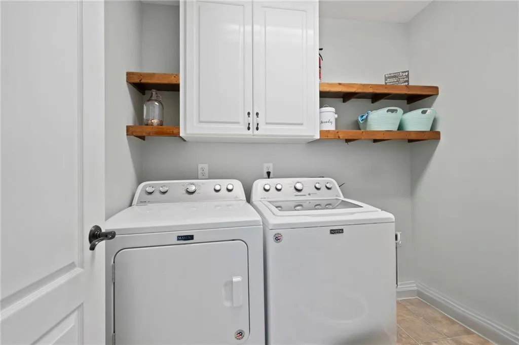 Canton, Georgia 30115, United States, 4 Bedrooms Bedrooms, ,3 BathroomsBathrooms,Residential,Active,138027