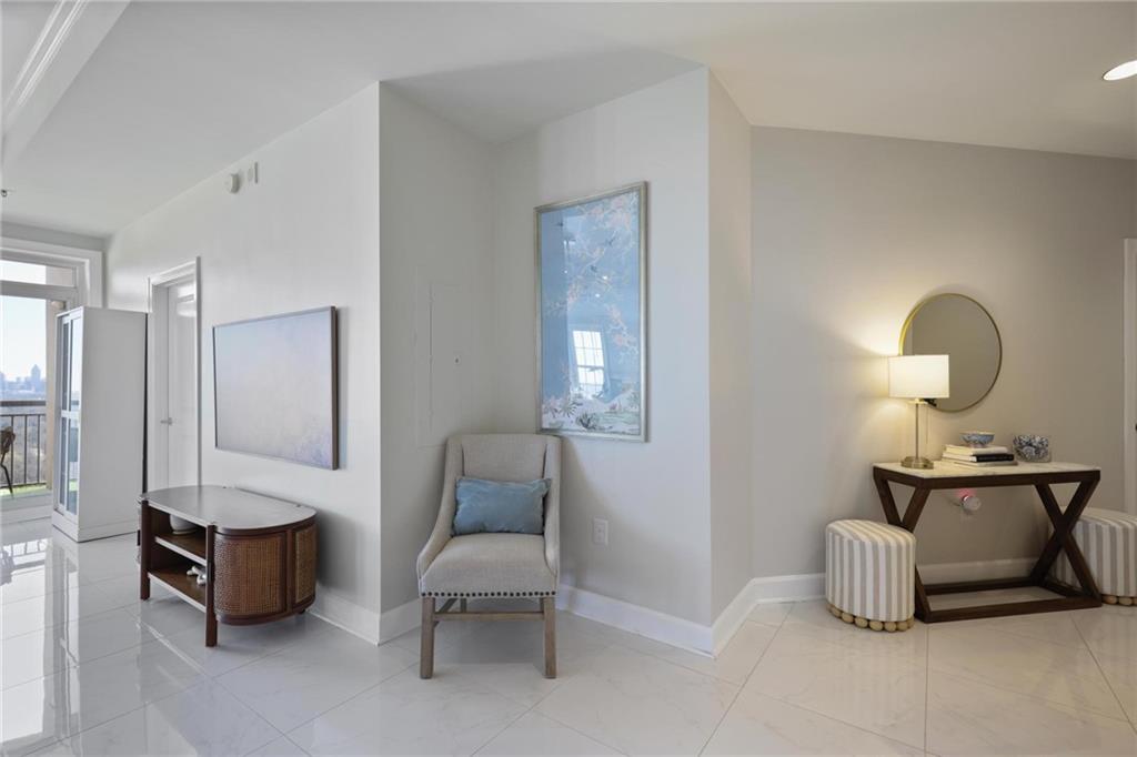 325 E Paces Ferry Road NE 2005