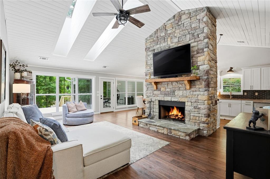 8915 Bay View Court