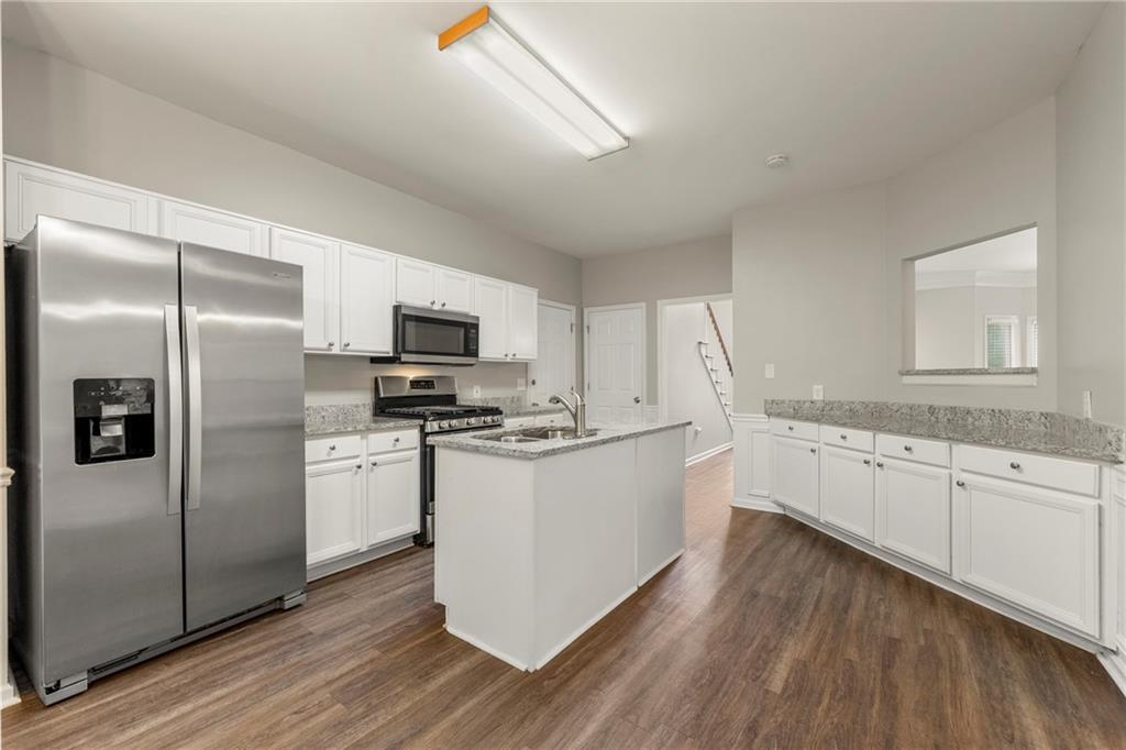 2004 Cobblewood Drive NW