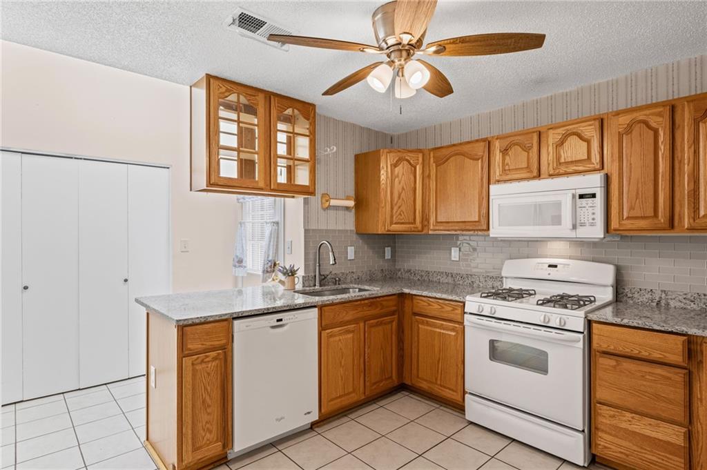 4038 Sharon Woods Drive, Powder Springs, Georgia image 12