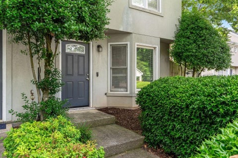 Townhouse For Sale - 502 Defoors Landing<br/> Atlanta, GA 30318