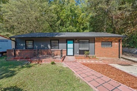 Photo of 2541 SANTA BARBARA Drive NW, Atlanta, GA 30318 (MLS # 7670146)