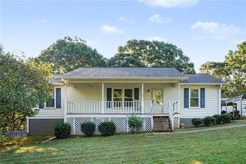 Homes For Sale - 1204 Ridgecrest Drive<br/> Barrow County, Winder, GA 30680