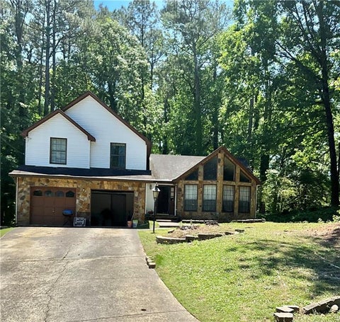 Homes For Sale - 1876 Beaver Court<br/> Riverdale, GA 30296