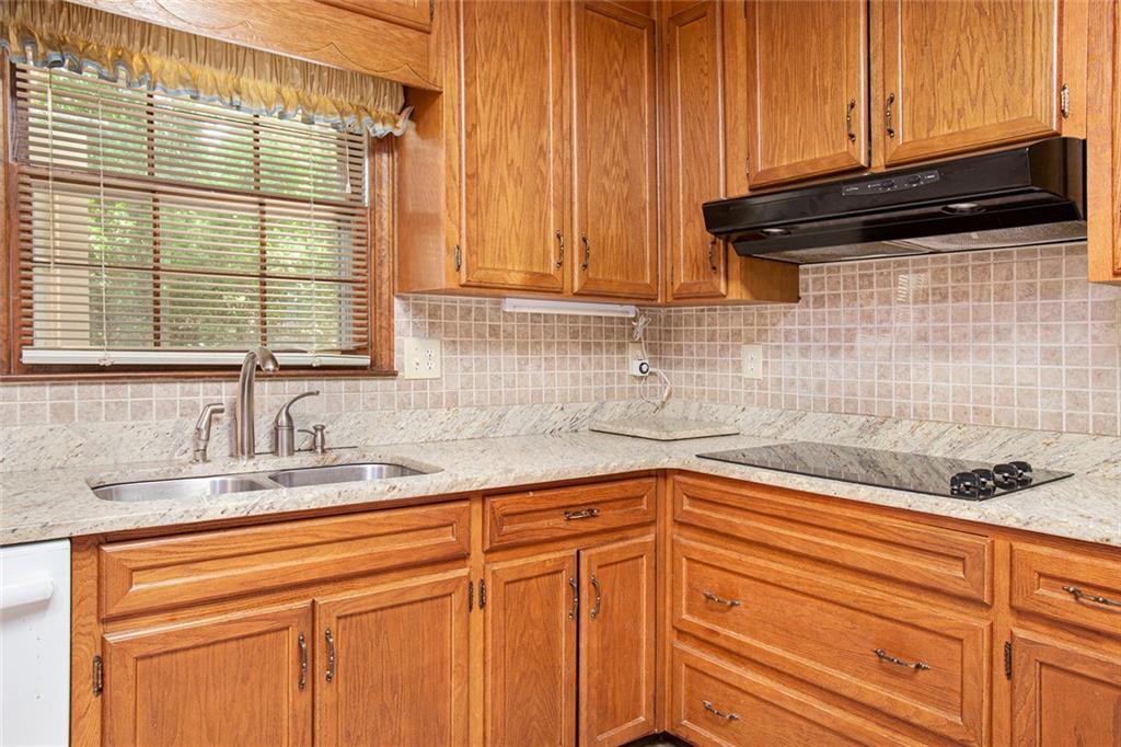12080 Mountain Laurel Drive, Roswell, Georgia image 17