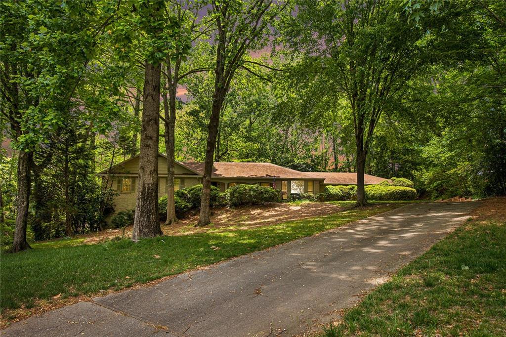 12080 Mountain Laurel Drive, Roswell, Georgia image 1