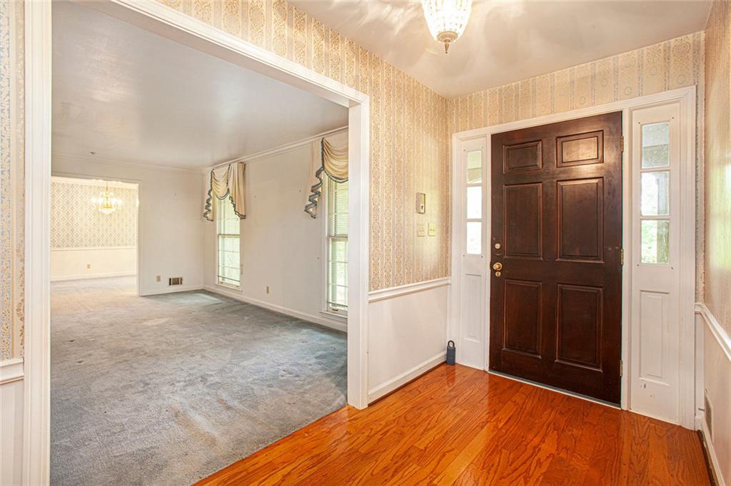 12080 Mountain Laurel Drive, Roswell, Georgia image 7
