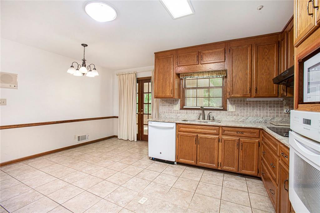 12080 Mountain Laurel Drive, Roswell, Georgia image 15