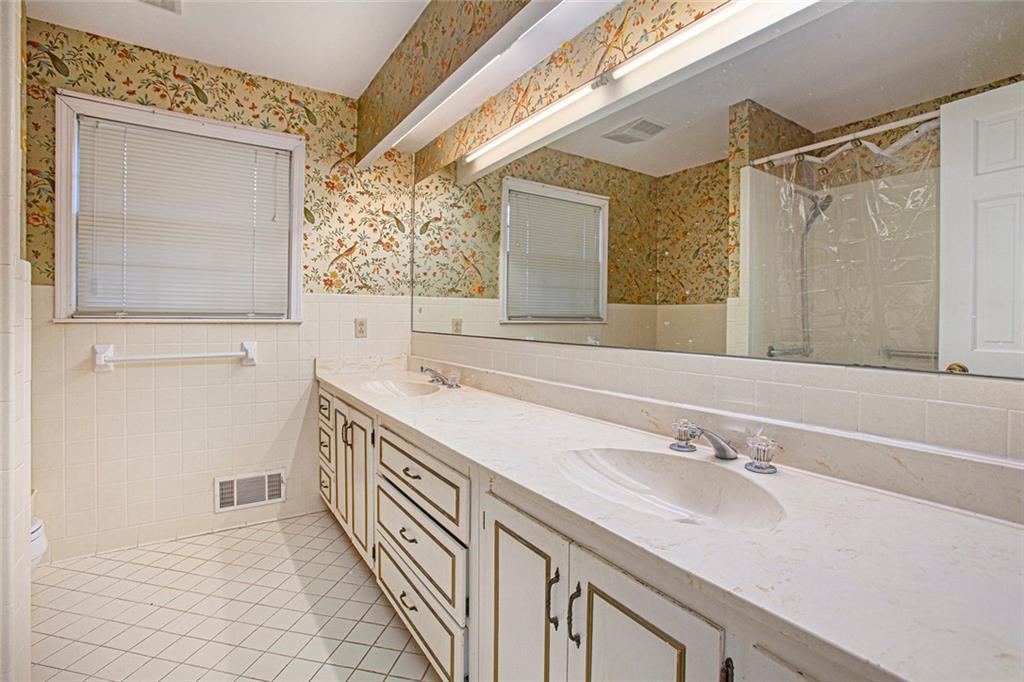 12080 Mountain Laurel Drive, Roswell, Georgia image 27