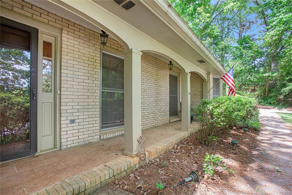 12080 Mountain Laurel Drive, Roswell, Georgia image 6