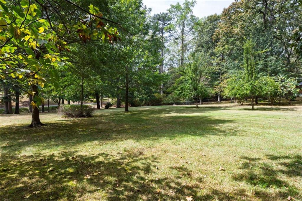 HAMMOND WOODS - Land