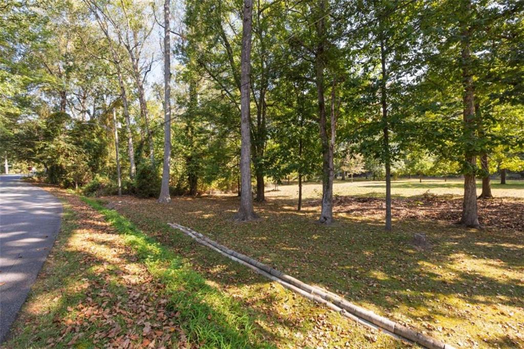 HAMMOND WOODS - Land