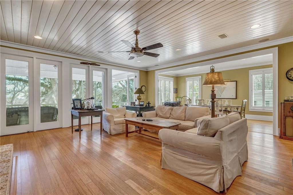1108 E Mission Lane, Darien, Georgia image 25