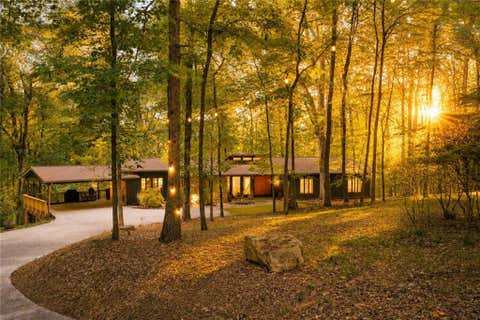 Homes For Sale - 3540 Country Estate Drive<br/> Kennesaw, GA 30152