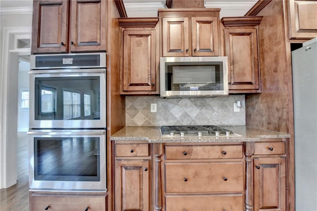 1054 Morgan Garner Drive, Lilburn, Georgia image 27