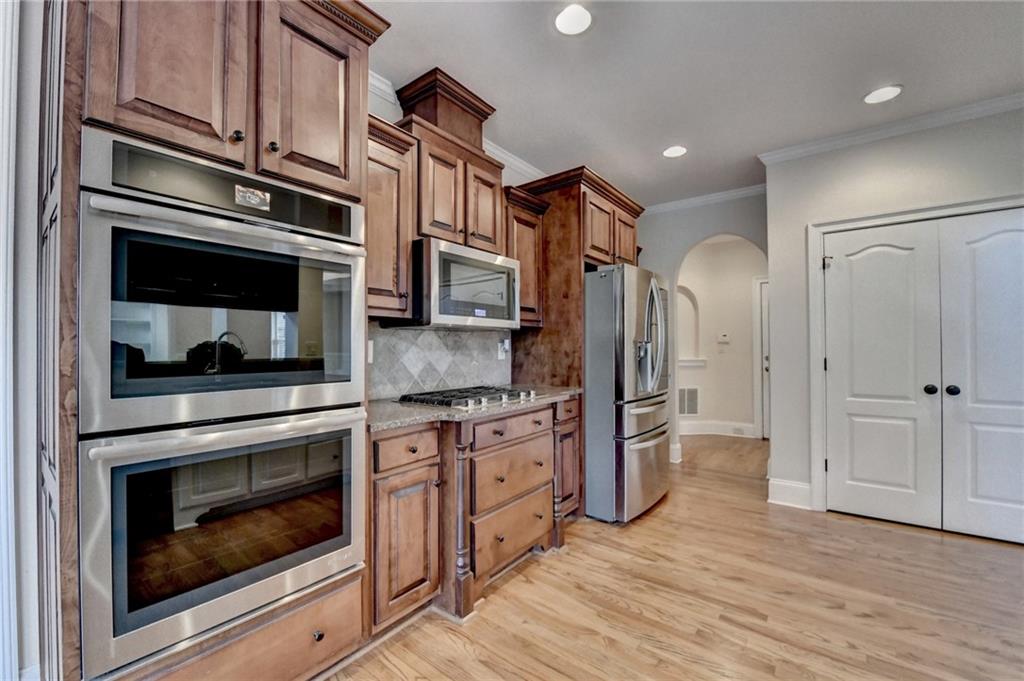 1054 Morgan Garner Drive, Lilburn, Georgia image 26