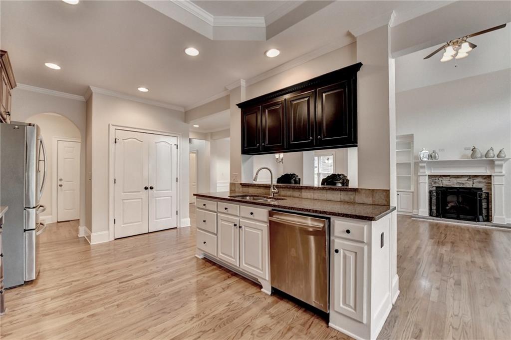 1054 Morgan Garner Drive, Lilburn, Georgia image 24