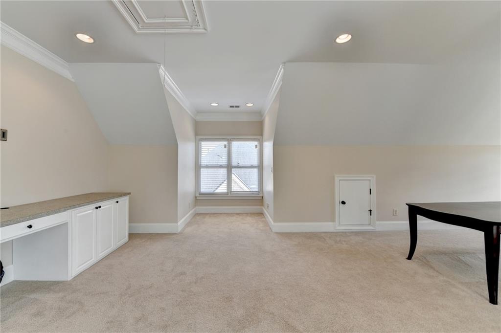 1054 Morgan Garner Drive, Lilburn, Georgia image 38