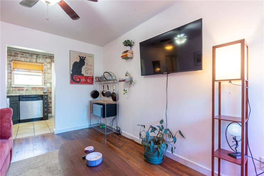 561 Formwalt Street SW 10