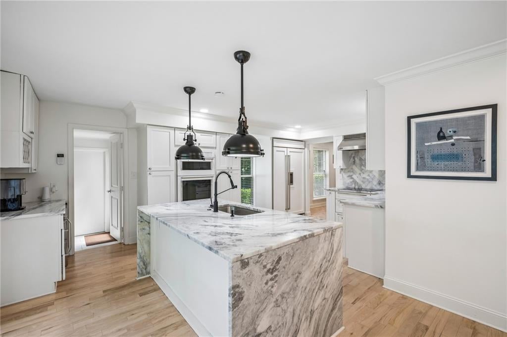 2211 Hill Park Court