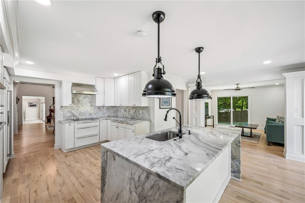 2211 Hill Park Court