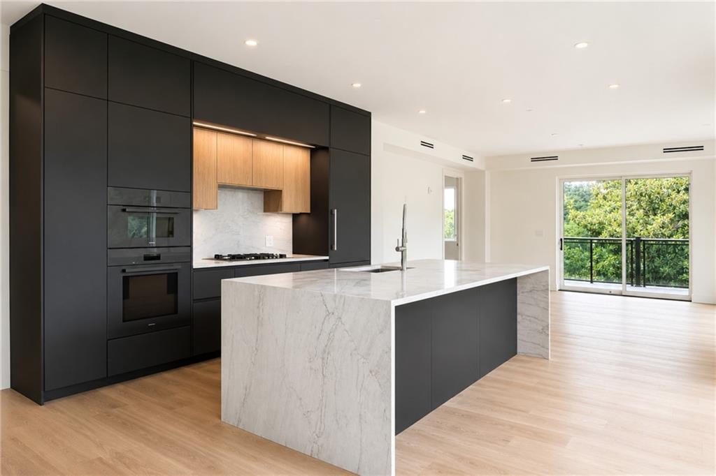 318 Sandy Springs Circle 230