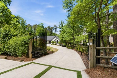 Homes For Sale - 6422 Old Shadburn Ferry Road<br/> Buford, GA 30518