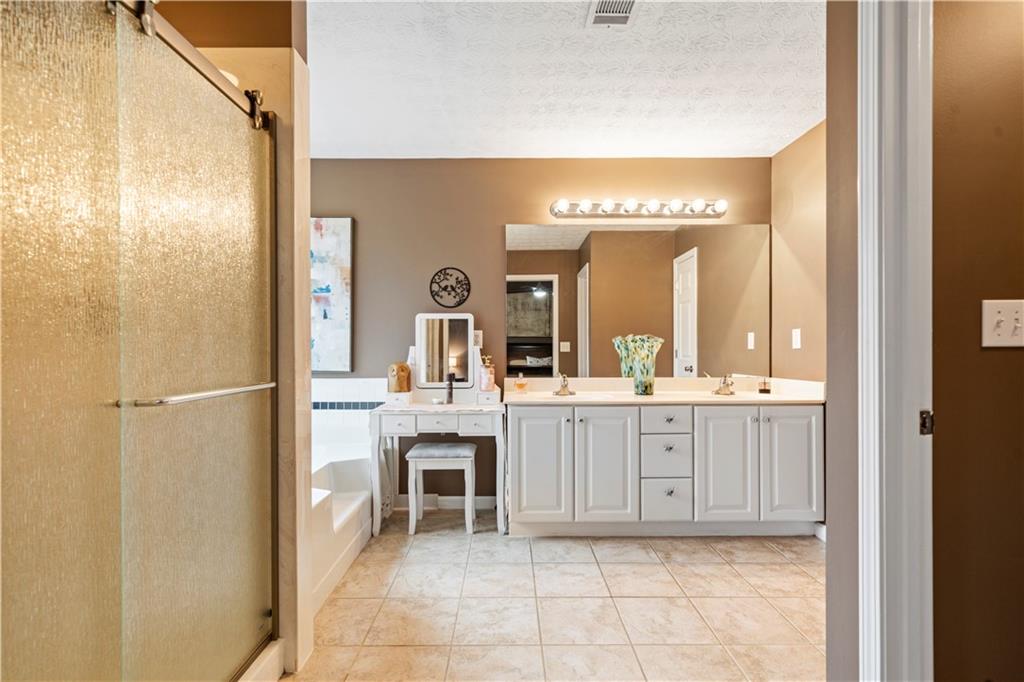 5587 Newberry Point Drive, Flowery Branch, Georgia image 30