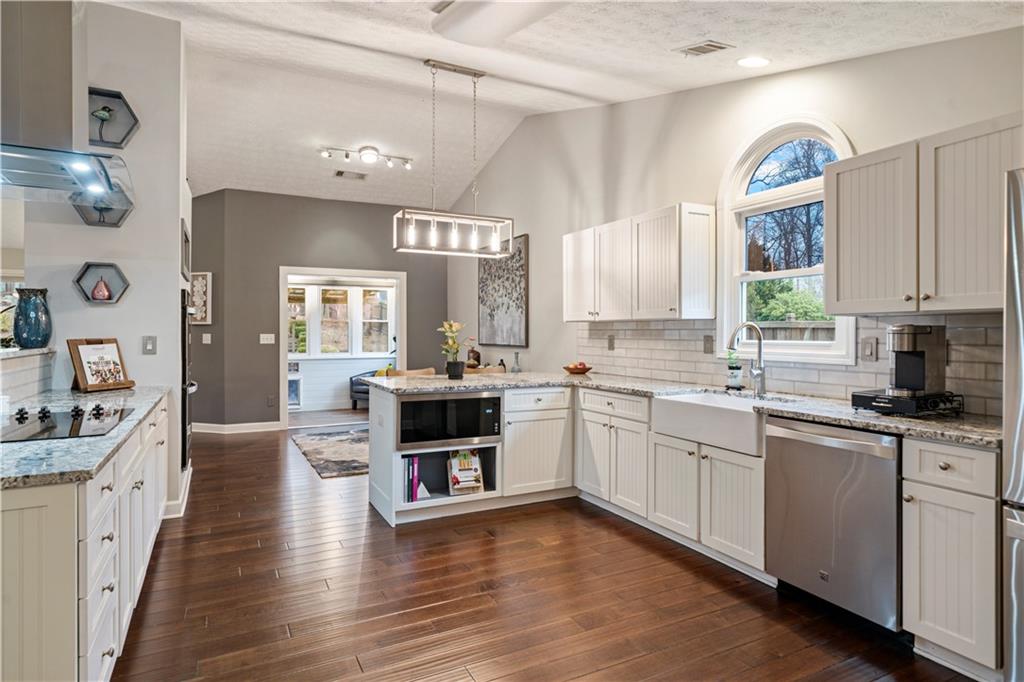 5587 Newberry Point Drive, Flowery Branch, Georgia image 18
