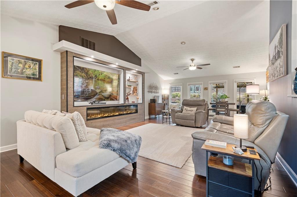 5587 Newberry Point Drive, Flowery Branch, Georgia image 6