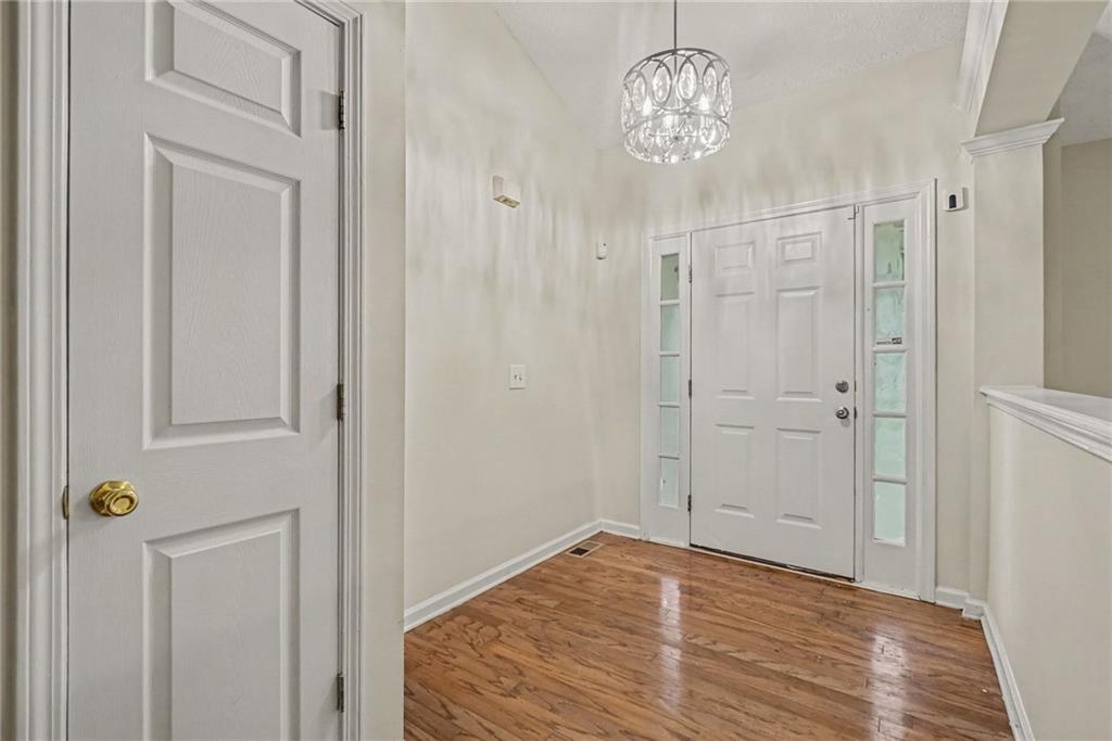 245 London Lane